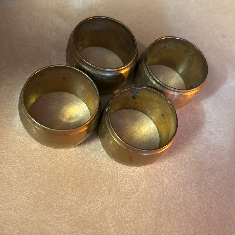 Vintage hammered brass napkin‎ rings